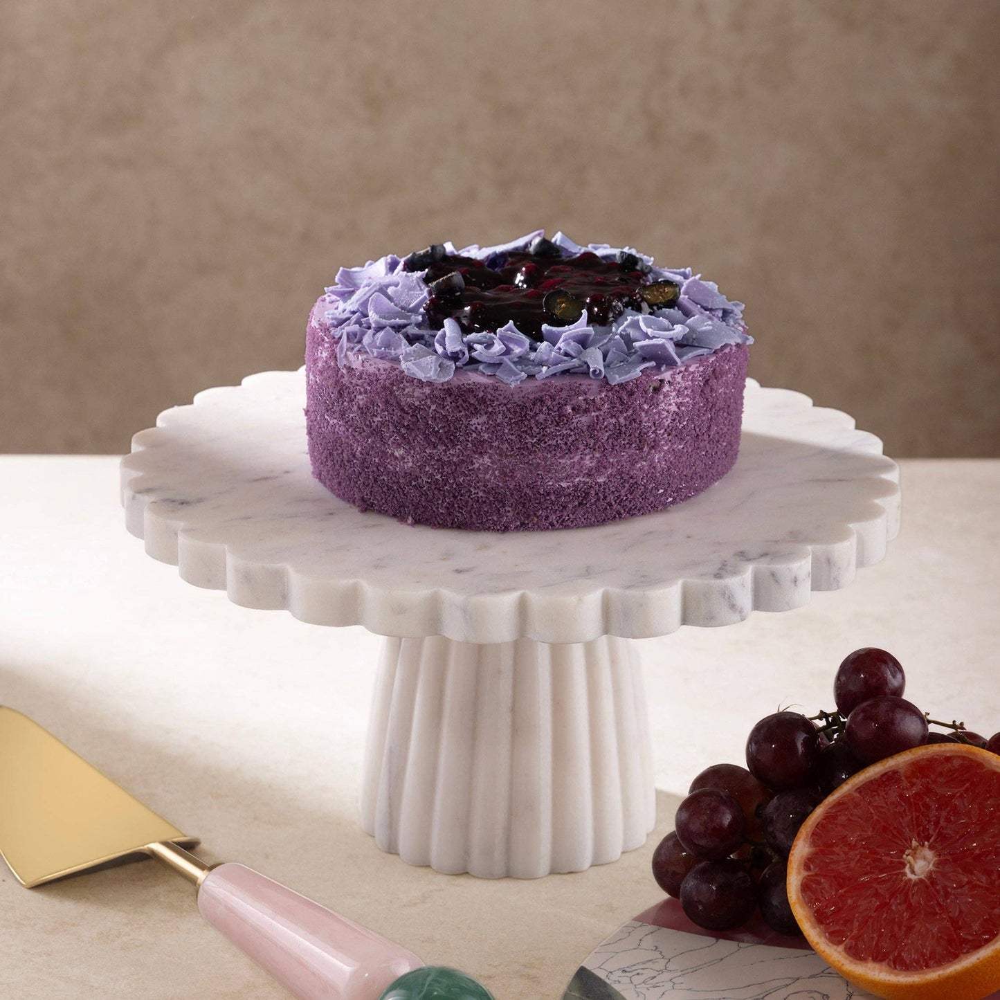 White Ribbed Marble Cake Stand 10″×6″