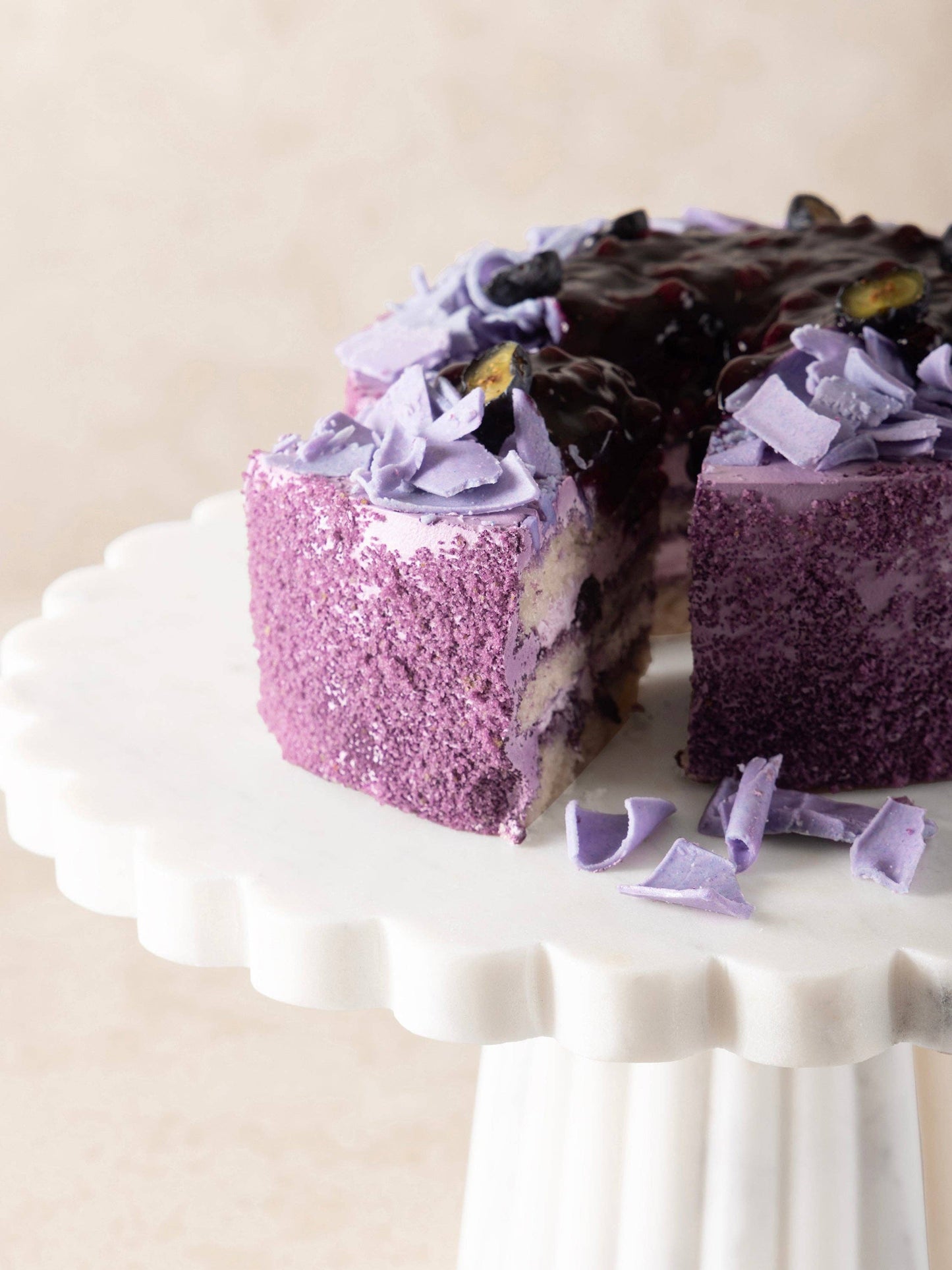 White Ribbed Marble Cake Stand 10″×6″